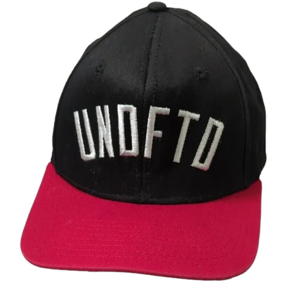 Undefeated hat  one size street wear